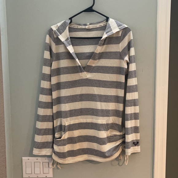 Cute Roxy pull over - Picture 9 of 16